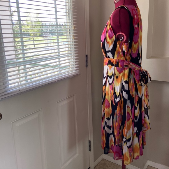 TIANA B. women multicoloured v neck sleeves less knit lined dress. Size L. Used. - Picture 6 of 16